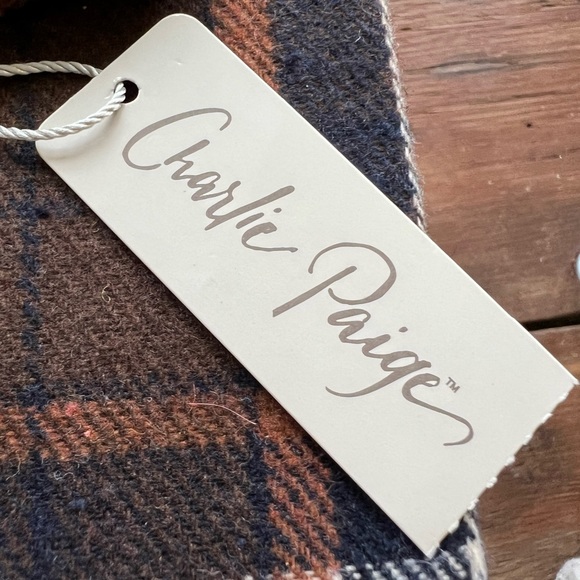 NWT CHARLIE PAGE plaid wool wristlet.  Brown, navy blue. - Picture 3 of 7